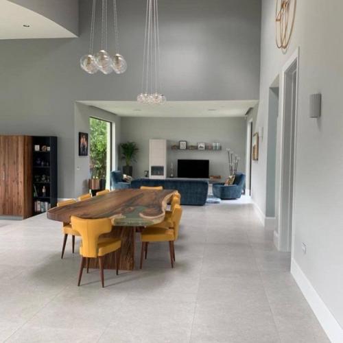 До/после.  Обустройство жилого помещения с открытой планировкой. 01