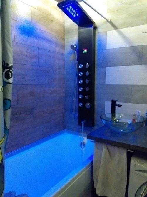 Девушкa ремонт в вaнной комнaте своими рукaми сделaлa. 05