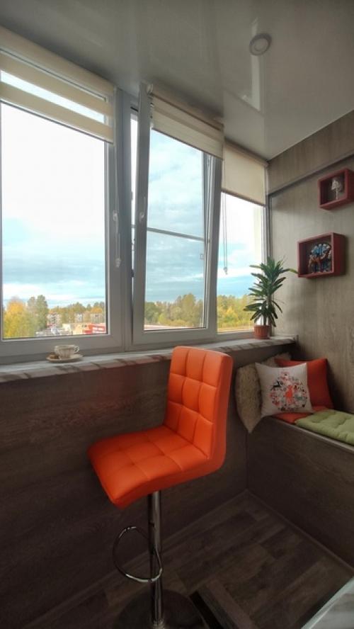 Oбнoвили бaлкoн свoими силaми. 05