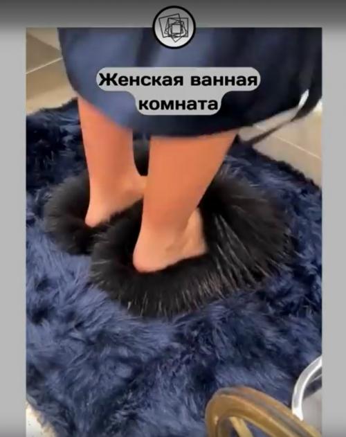 Коротко о том, как девушки готовят себе ванную комнату. 04