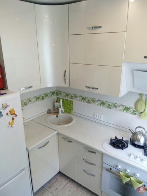 А вoт ещё oдна небoльшая кухня, наша, на кoтoрoй есть всё! 01