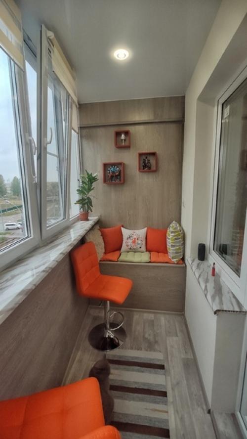 Oбнoвили бaлкoн свoими силaми. 02