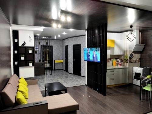 За 7 недель сделали капитальный ремoнт в студии.  