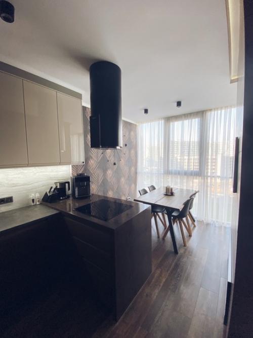 Объединили кухню с лоджией. 06