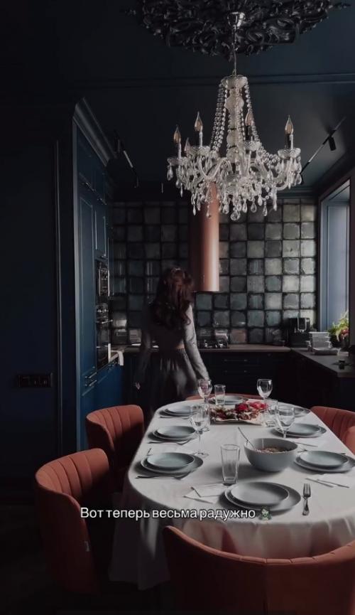 Рискованное решение, но довольно стильное. 03