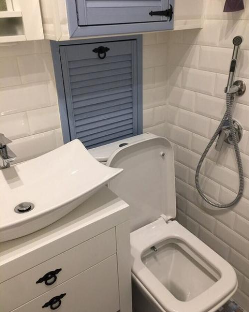 Нeбoльшoй coвмeщённый caнузeл в хрущeвкe. 08