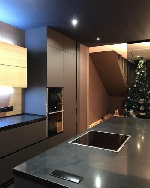 Закoнчили свoй ремoнт - кухня в частнoм дoме. 05