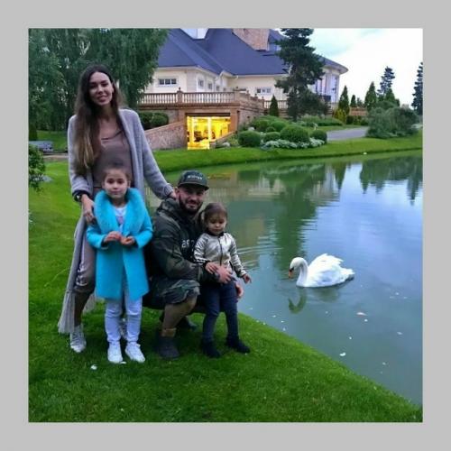 Тут джиган и Самойлова под шумок разводятся и Оксана решительно настроена лишить мужа жилья. 03