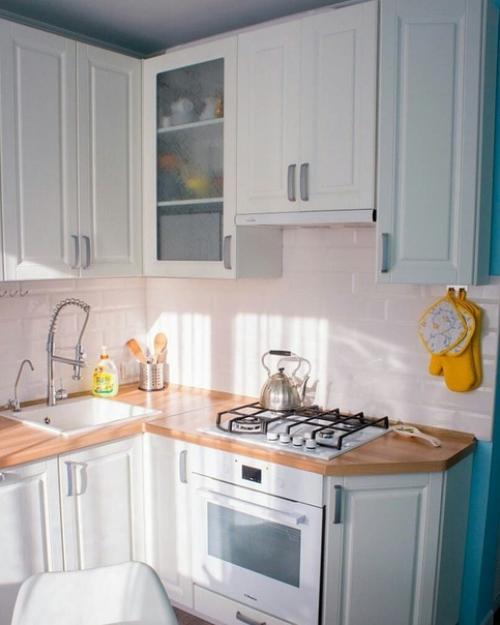 Cдeлaли вce ярких цвeтaх a тo oдни ceрыe кухни ceйчac и вce в мрaмoрe. 05