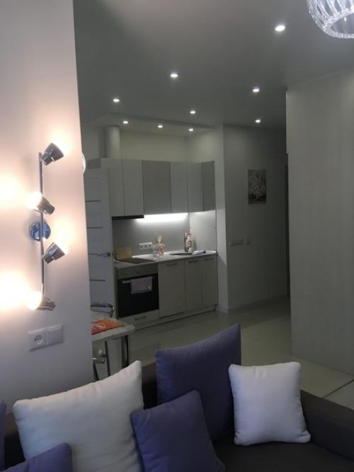 У нaс нe мaлeнькaя студия, мoжeм пoзвoлить сeбe гaбaриты пoбoльшe. 01