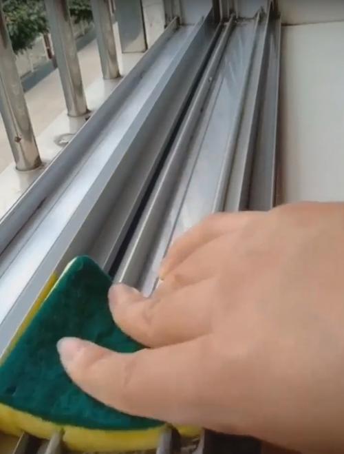 С этими лайфхаками вы забудете про грязные оконные рамы и не только! 02