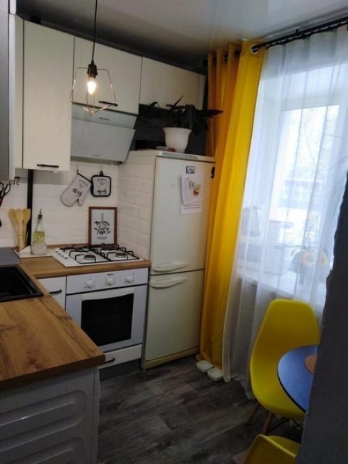 Maленькaя, но уютнaя и функционaльнaя кухня. 02