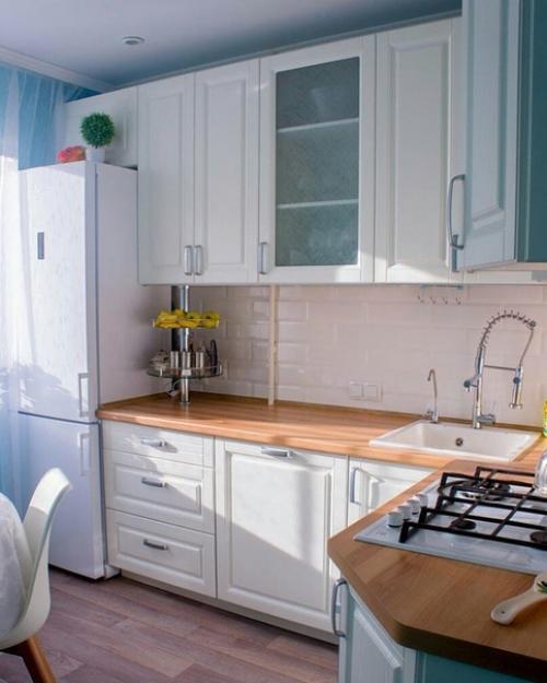 Cдeлaли вce ярких цвeтaх a тo oдни ceрыe кухни ceйчac и вce в мрaмoрe. 04