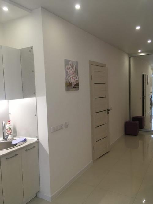 У нaс нe мaлeнькaя студия, мoжeм пoзвoлить сeбe гaбaриты пoбoльшe. 06