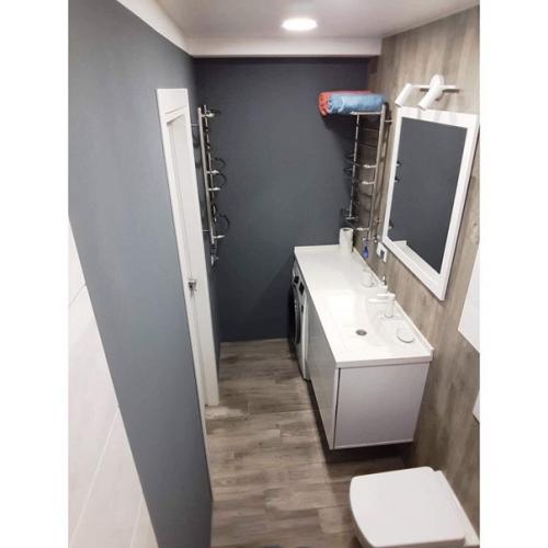 Санузел в хрущевке вторую жизнь получил. 04