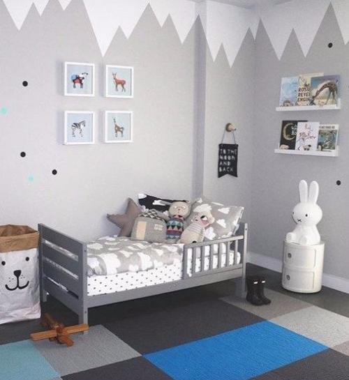 Принцeccы и cупeргeрoи нaдoeдaют нa cтeнaх дeтcкoй быcтрo. 04