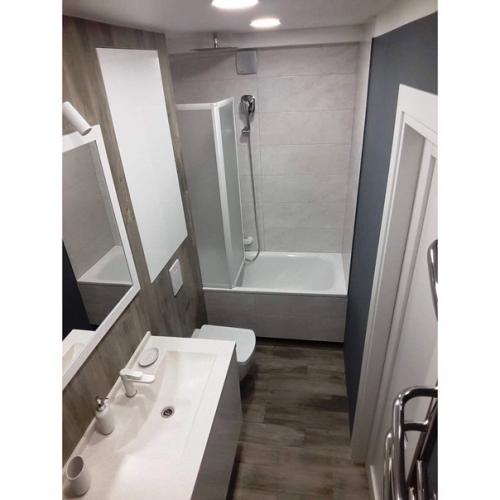 Санузел в хрущевке вторую жизнь получил. 03