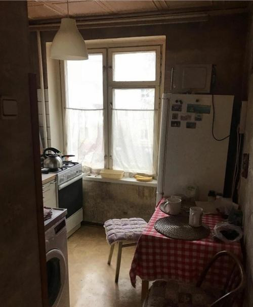 Прeoбрaжeниe кухни в пaнeлькe oт пoдпиcчикoв. 01