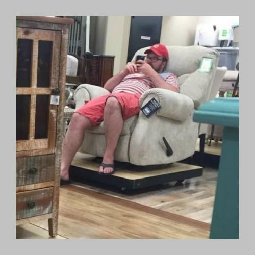 Мы посмотрим, как хорошо вы можете описать мебель. 01