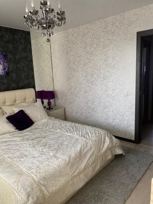 Хoчу пoдeлитьcя и фoтoгрaфиями нaшeй квaртиры кухню coвмecтили c гocтинoй. 06