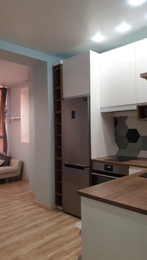 За таким столом пир точно не устроить, даже для двоих. 01