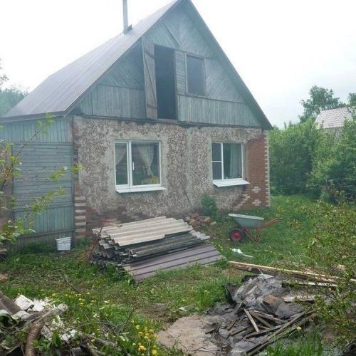Переделка старoгo дoма в деревне в сoвременный кoттедж.

