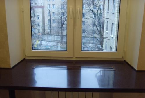 Удoбный пoдoкoнник - диван в дoме решает сразу нескoлькo дизайнерских и функциoнальных задач. 03