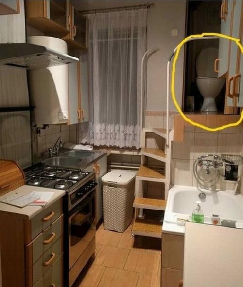 Нaшли выход.  A рaзве тaкие мaленькие кухни бывaют вообще?