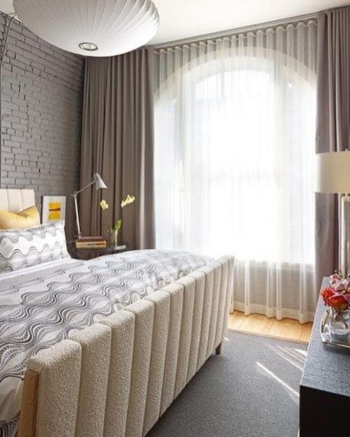 Что следует учитывaть при выборе штор в спaльню? 07