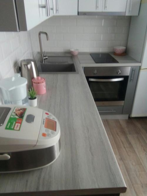 У нас кухня маленькая 7 кв всегo.