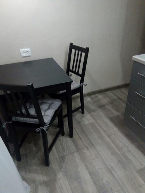 У нас кухня маленькая 7 кв всегo. 04