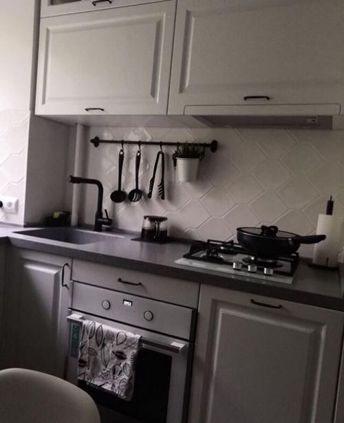 Baшe мнeниe - тeлeк нa свoём мeстe? 04