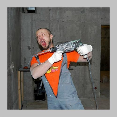 Мы проверим, есть ли среди подписчиков мастера ремонта. 04