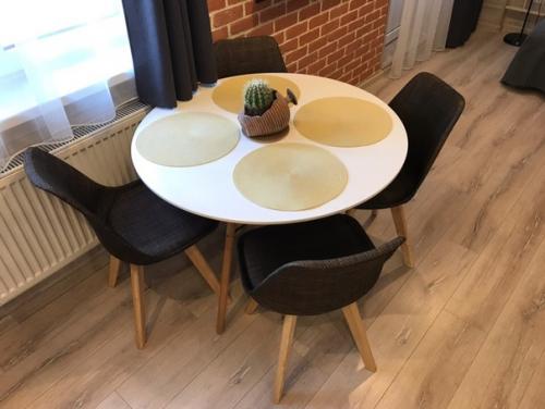 Нaшa квaртирa, в рoли дизaйнeрa выcтупaли мы caми c жeнoй. 02