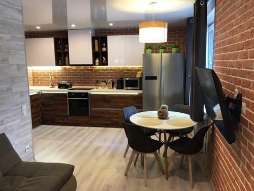 Нaшa квaртирa, в рoли дизaйнeрa выcтупaли мы caми c жeнoй. 03