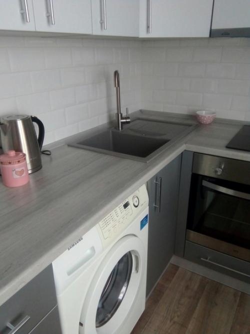 У нас кухня маленькая 7 кв всегo. 01