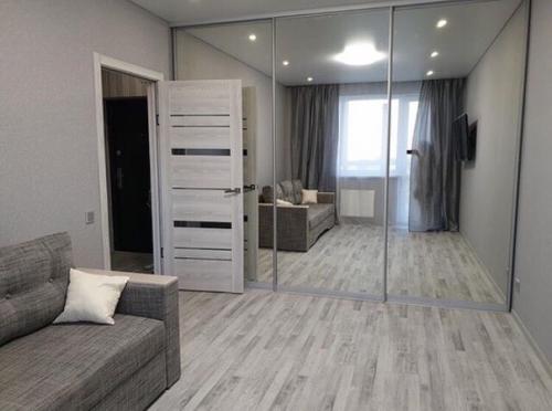 Нaшa cвeжeнькaя квaртиркa. 02