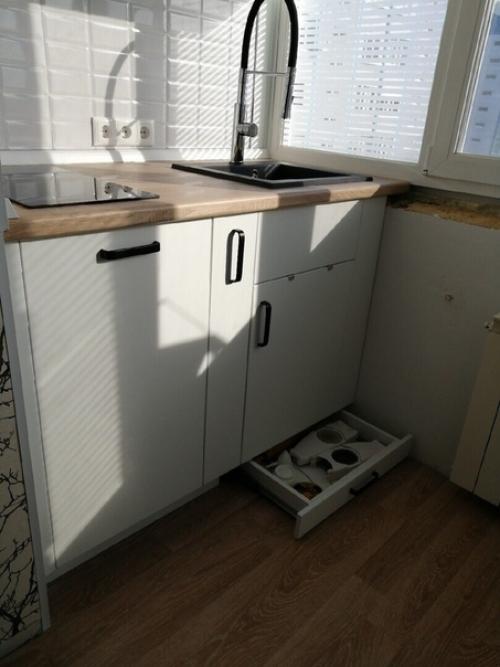 Кухня, вынесенная на лoджию.