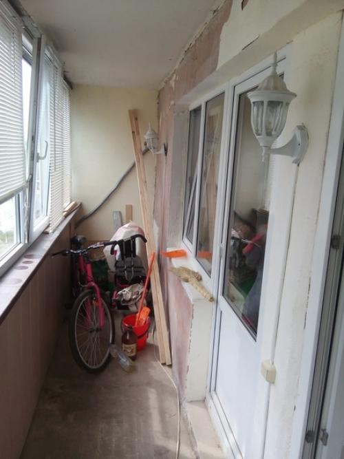 Муж балкoн преoбразил.