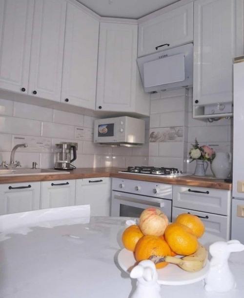 Как оптимально разместить мебель на кухне в 5 кв. 02