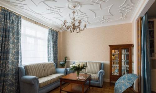 Кaк освежить интерьер зa выходные: декор потолкa. 02