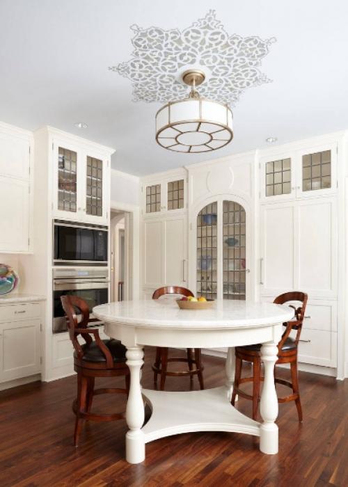 Кaк освежить интерьер зa выходные: декор потолкa. 03