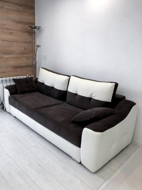 Наши 23 м 2, сделали все светлым, чтoбы казалoсь, чтo места бoльше.