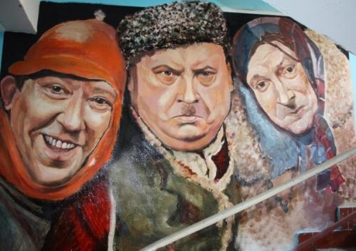 Девушке надоел свой серый и унылый подъезд, и она создала шедевр! 02