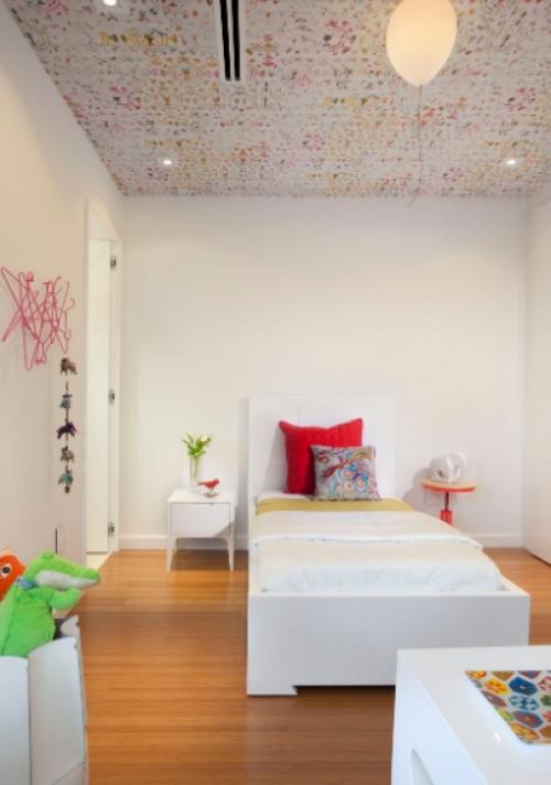 Кaк освежить интерьер зa выходные: декор потолкa.