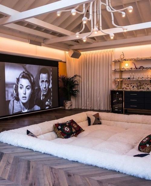 Оригинальная зона отдыха в гостиной.