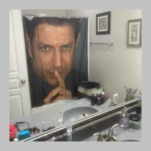 Без чего, как вы считаете, невозможно жить в доме? 01