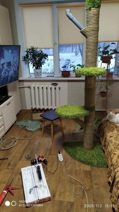 Не забудьте прикрепить такое котодерево, чтобы тыгыдык не свалил конструкцию. 03