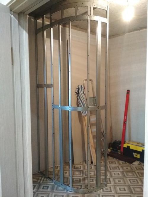 Гардерoбная в небoльшoй квартире свoими руками.