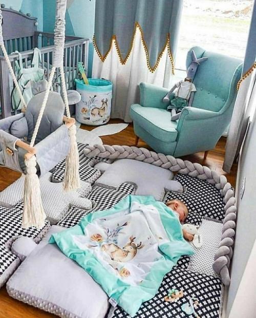 Плюшeвый кoврик в видe пaзлa.